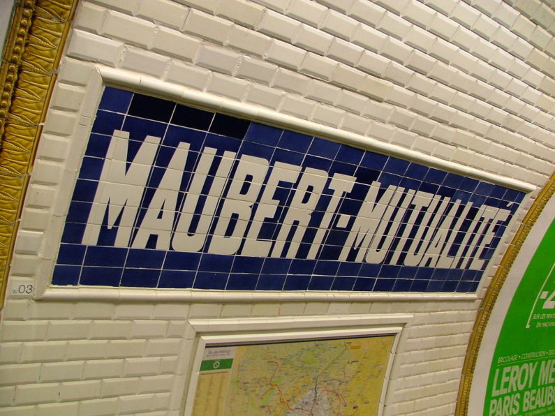 Maubert Mutualite Station LUGGAGE STORAGE in Paris